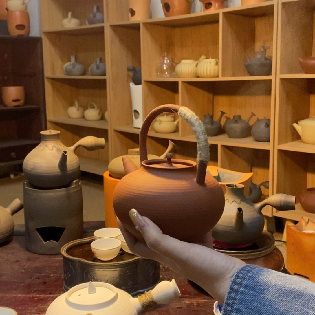 陶吾****柜童乐提梁壶550cc