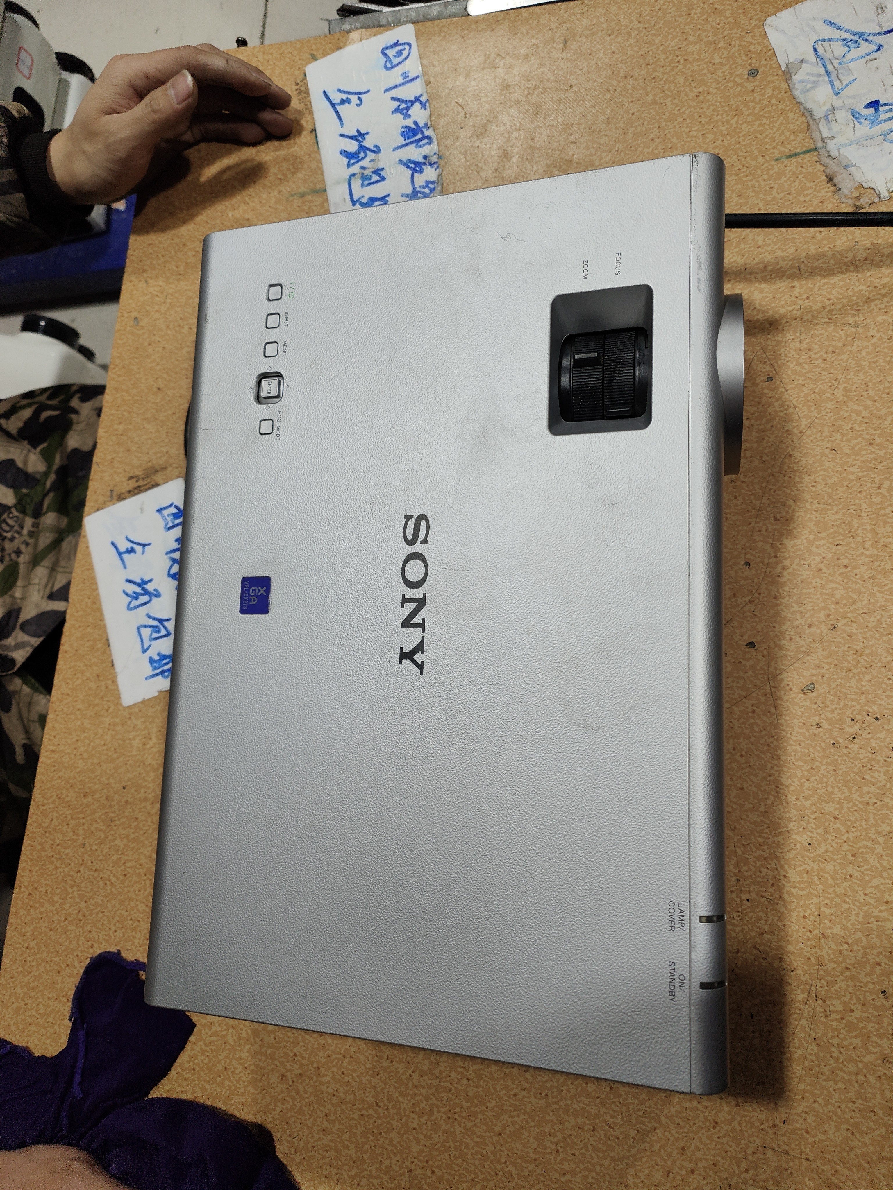 8新  二手 索尼投影，成色如图（开机出图，风扇响，不带线材）