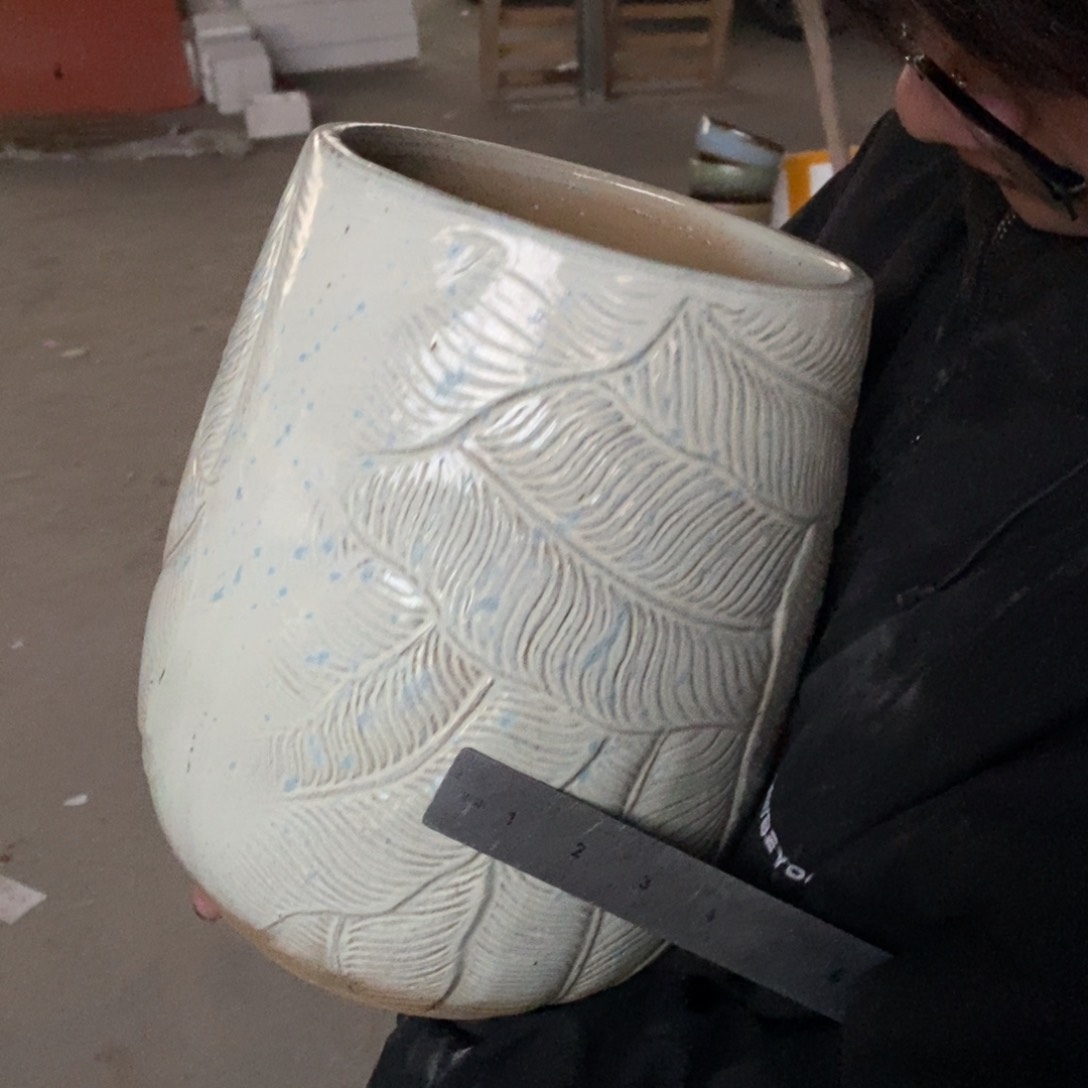 紫砂花盆瑕疵20/30f j j g v