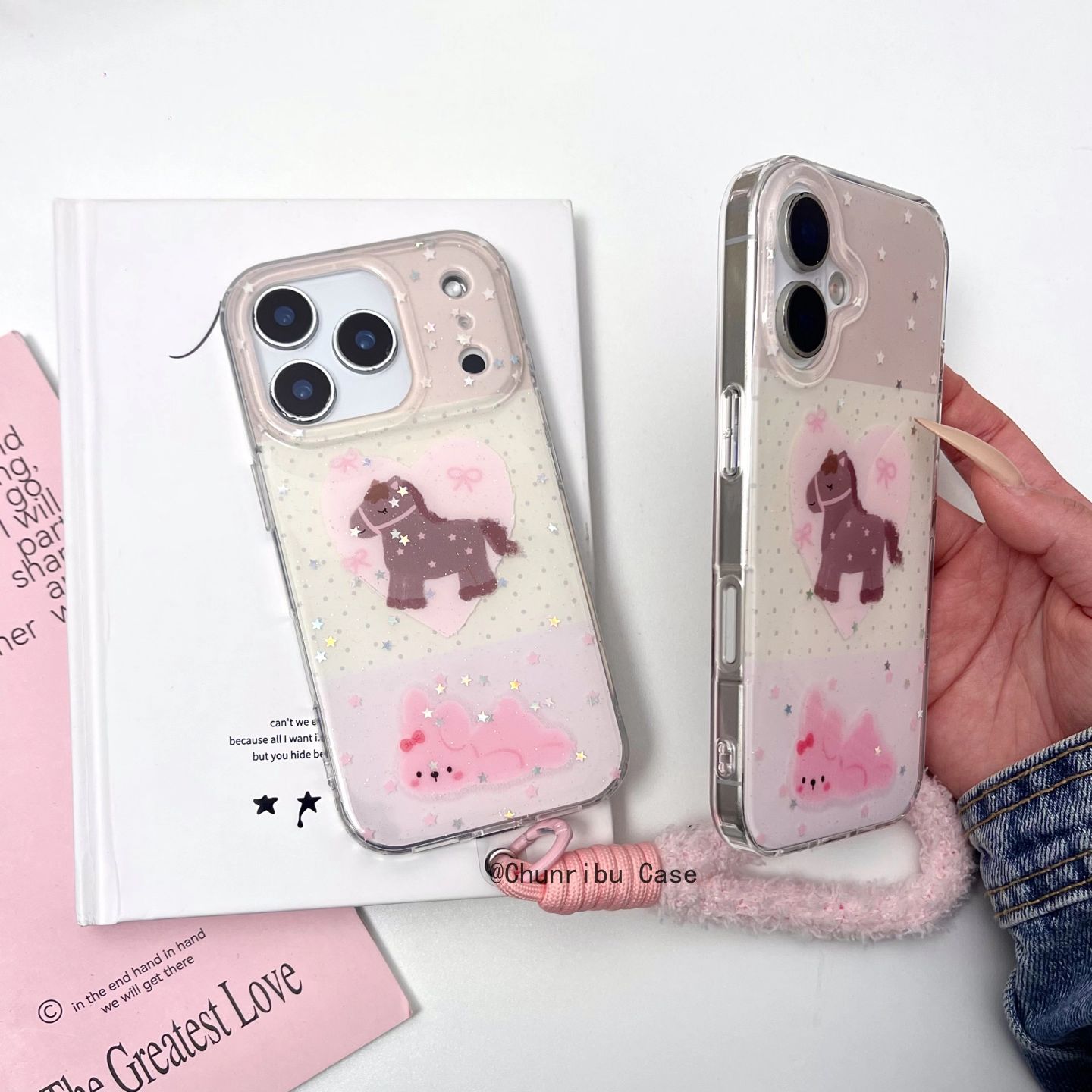 可爱细闪卡通粉色爱心小兔小马适用苹果17/16promax手机壳15/14