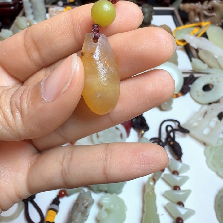 和田玉（糖玉）未镶嵌挂件