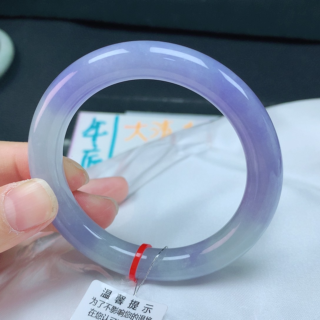 翡翠手镯未镶嵌54圈