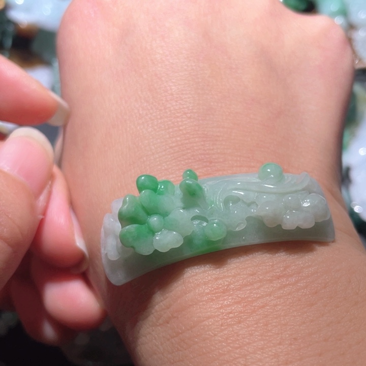 【闪购商品】翡翠颈饰未镶嵌天然翡翠