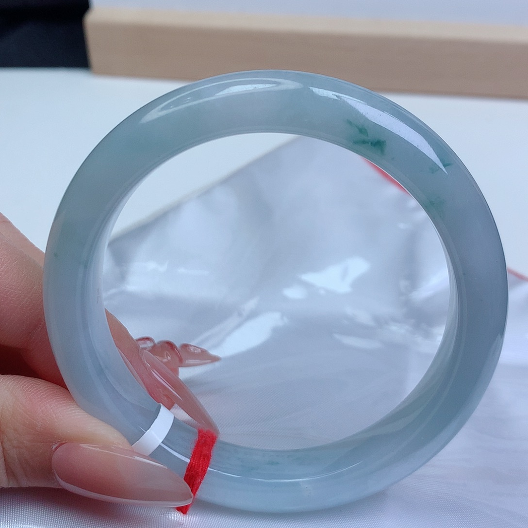 翡翠手镯未镶嵌56.8圈口