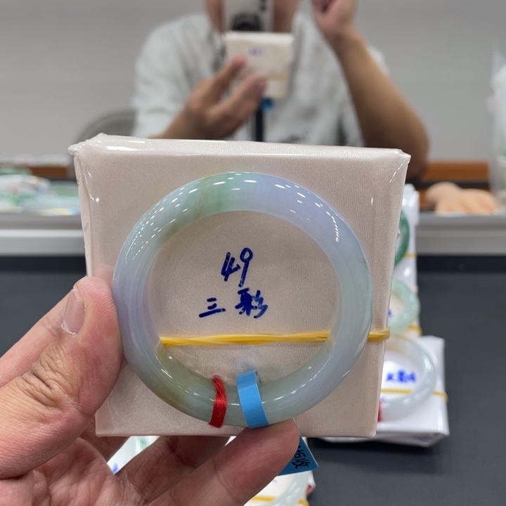 翡翠未镶嵌手镯缅甸翡翠