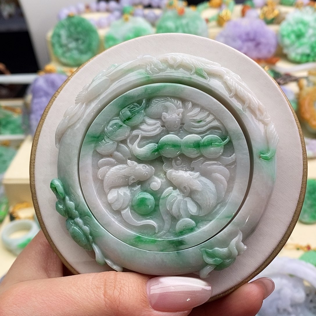 翡翠未镶嵌手镯套镯