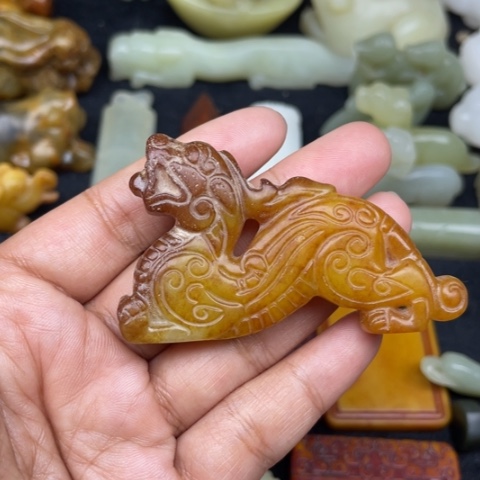 未镶嵌蛇纹石玉颈饰16