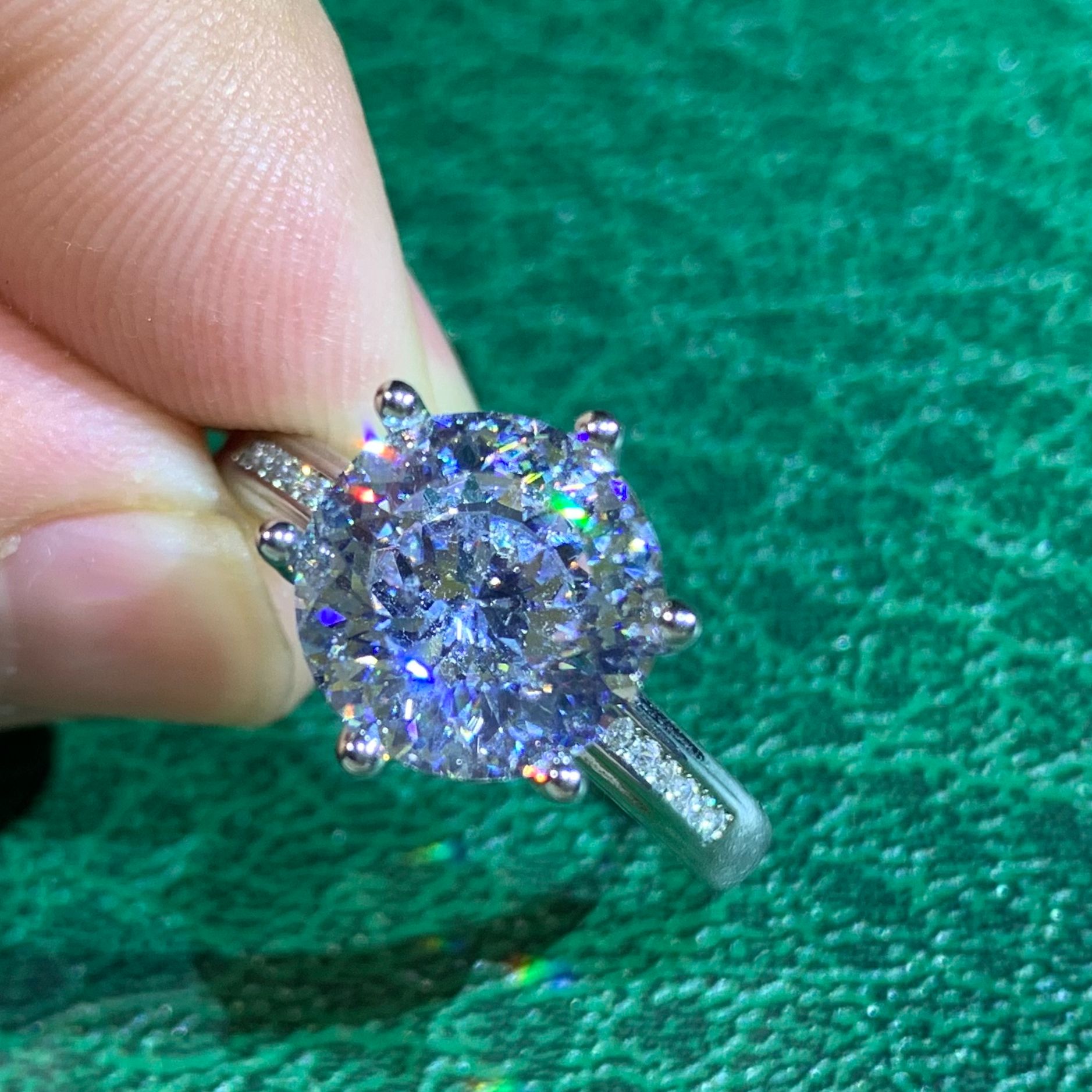  【璀璨星河】贵族定制 白色六爪花苞戒指 378