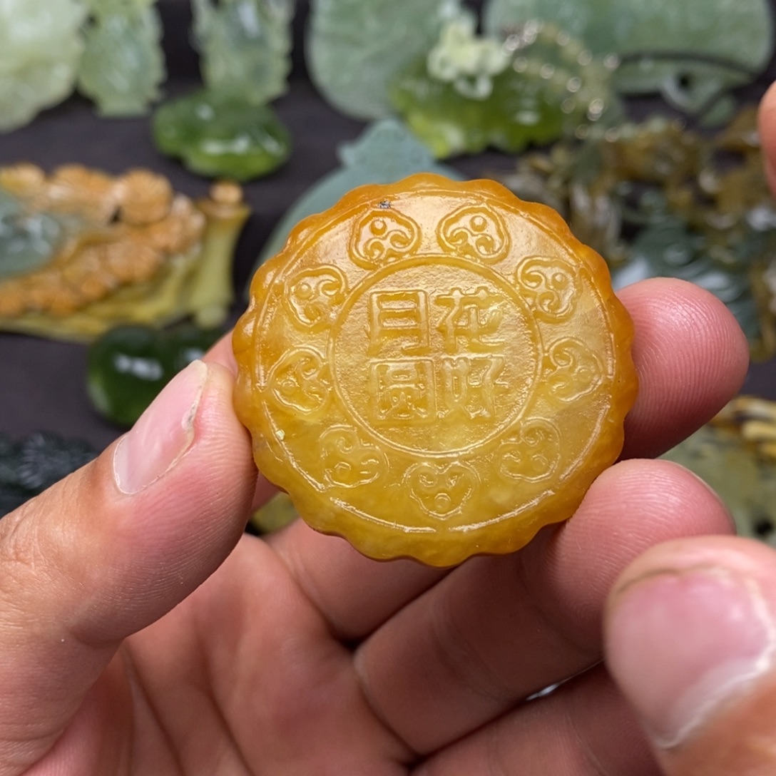 未镶嵌蛇纹石玉颈饰