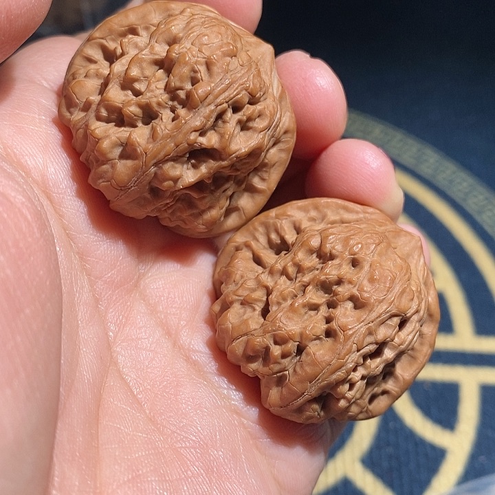 【闪购商品】文玩核桃吊坠爱**等平谷凹底