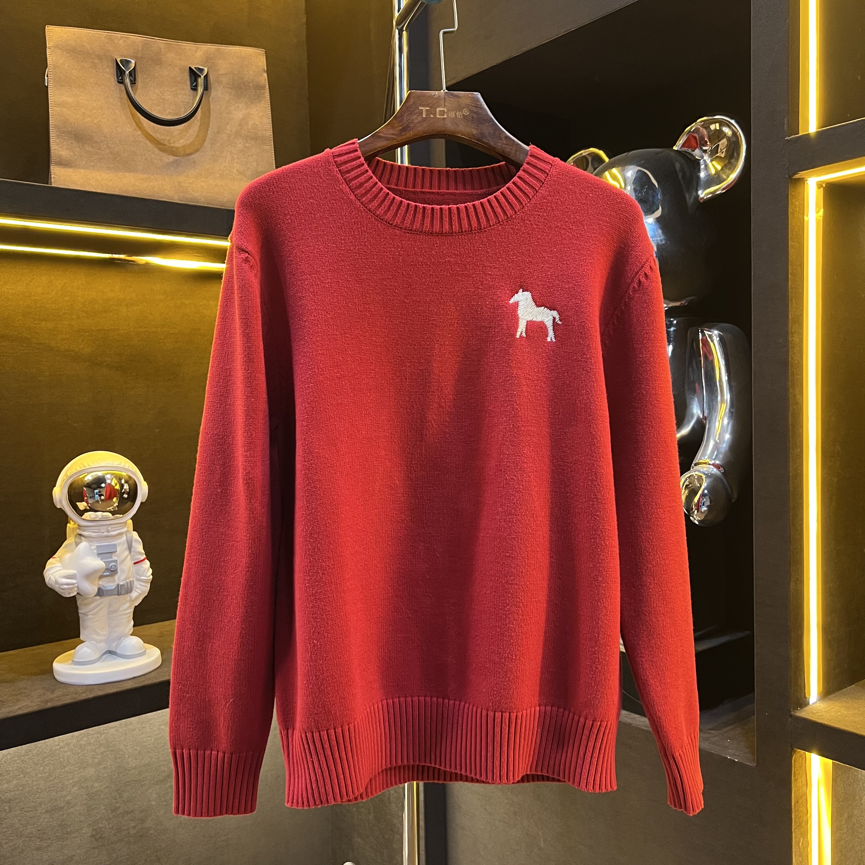 2025年冬季螺纹圆领小马标男女时尚情侣针织衫保暖百搭针织衫毛衣