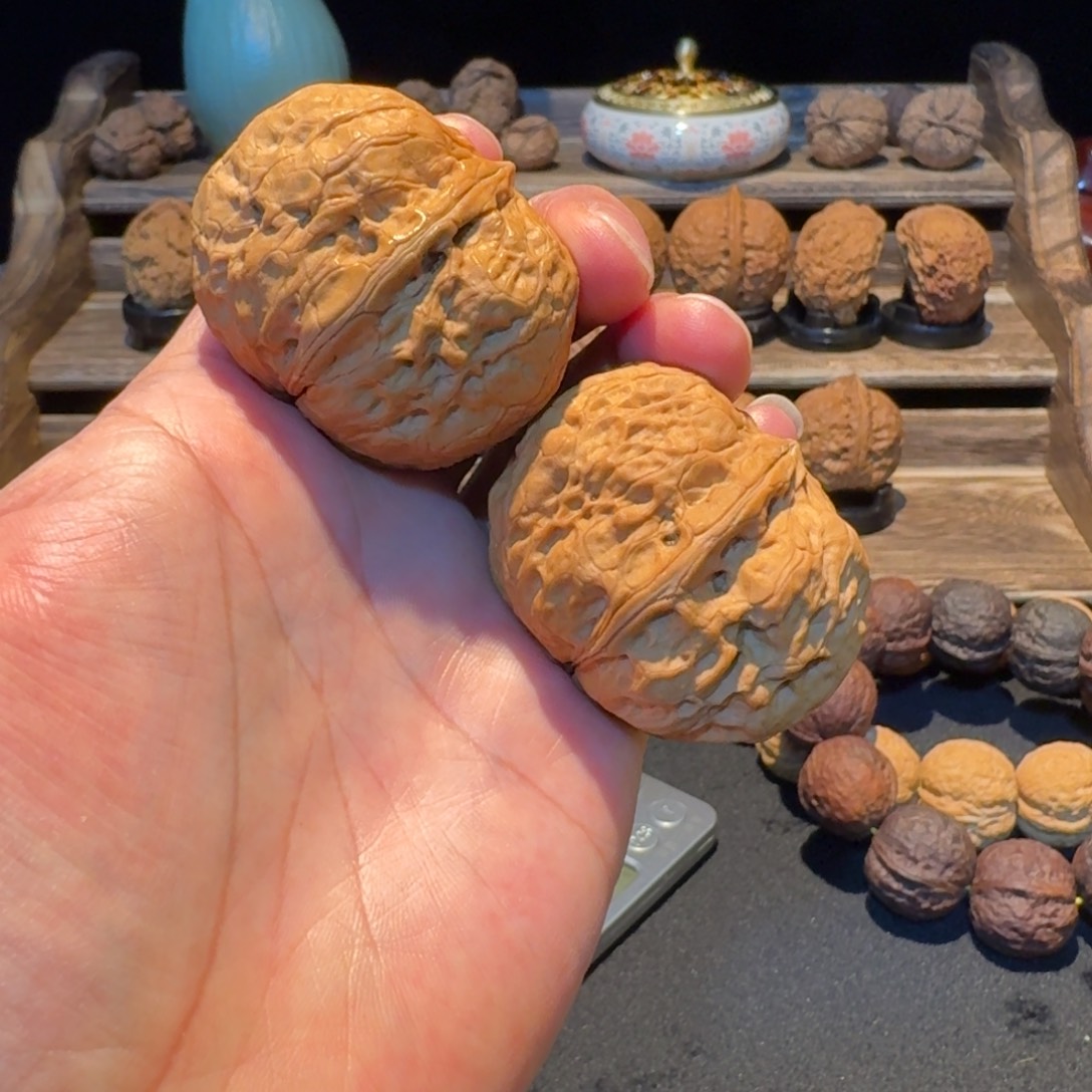 文玩核桃把件云南铁核桃50