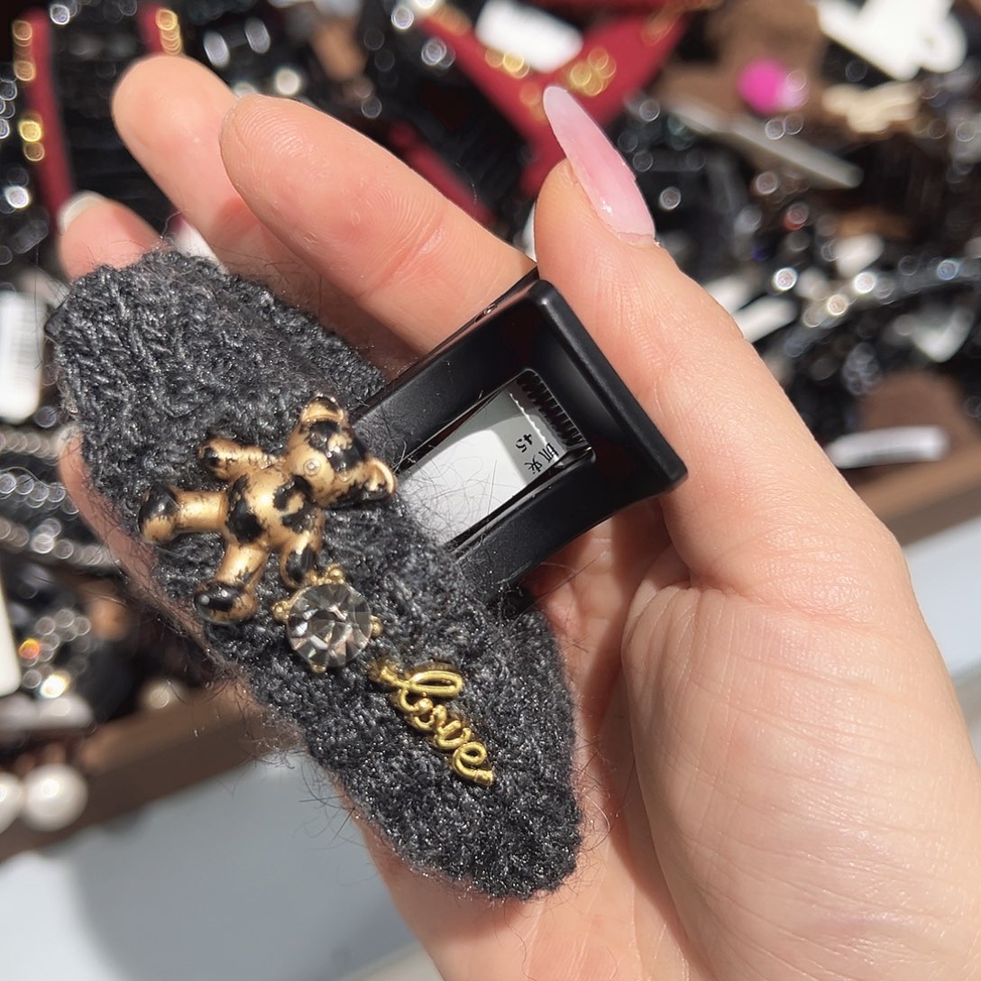 小***权非金属灰色毛线小熊中抓