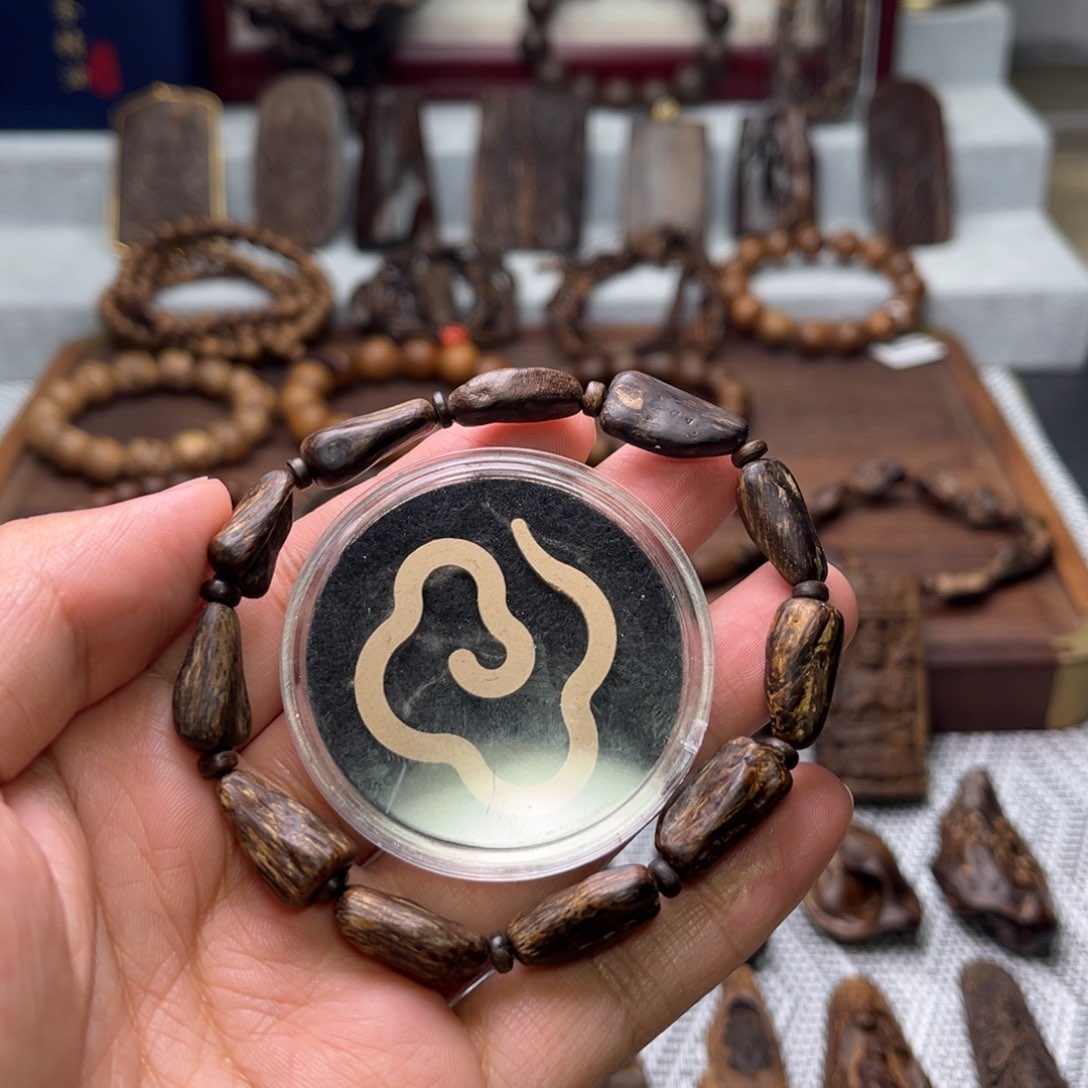 非****白盘香➕文莱随形