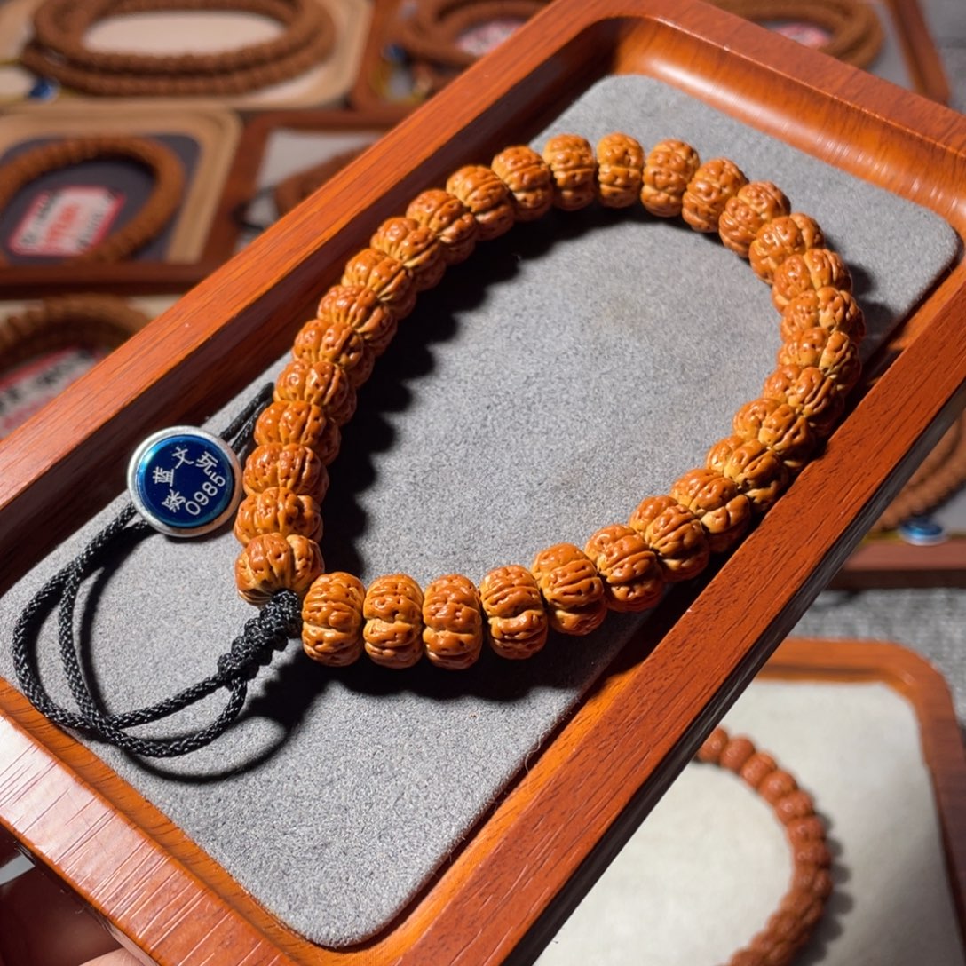 大***影吊坠金刚菩提十出一天花板