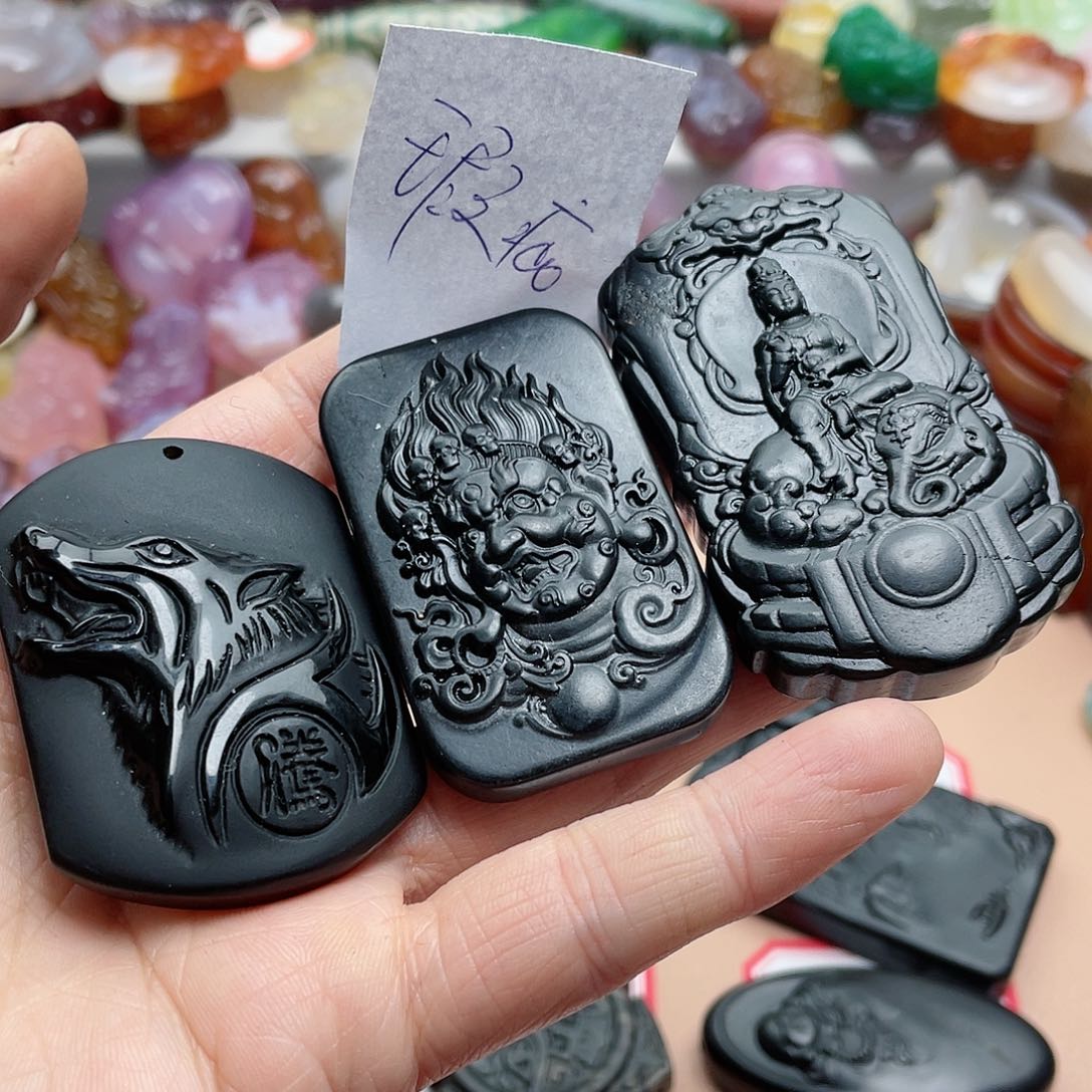 玛瑙/玉髓颈饰合金林**?