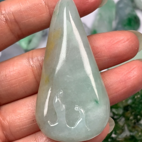 翡翠颈饰未镶嵌翡翠