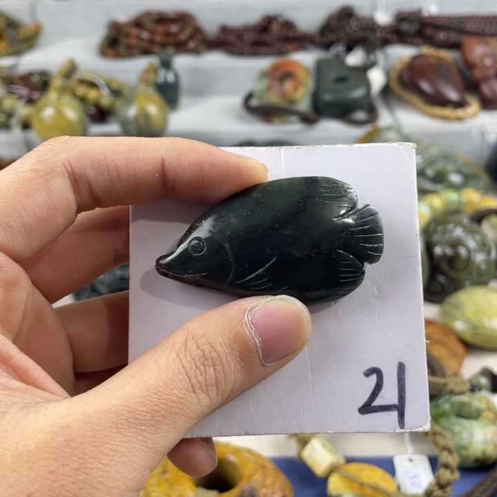 岫岩河磨玉（透闪石质玉）未镶嵌珠宝奇石