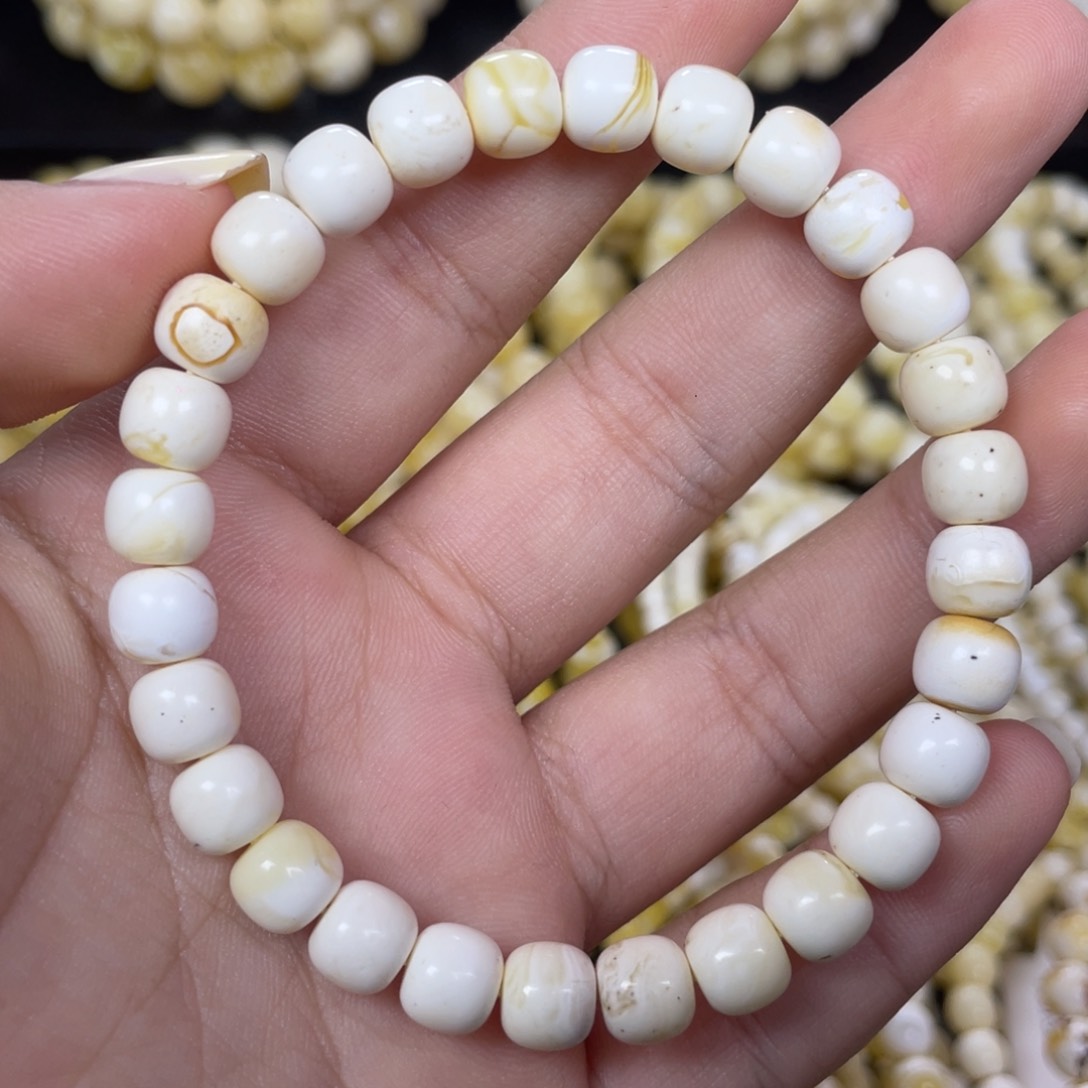 蜜蜡未镶嵌珠宝奇石7.5m