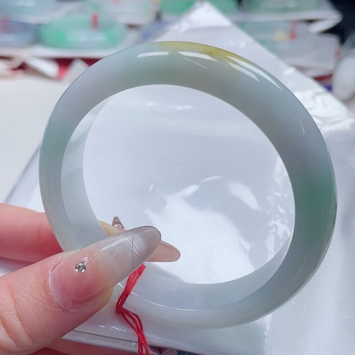 翡翠手镯未镶嵌缅甸