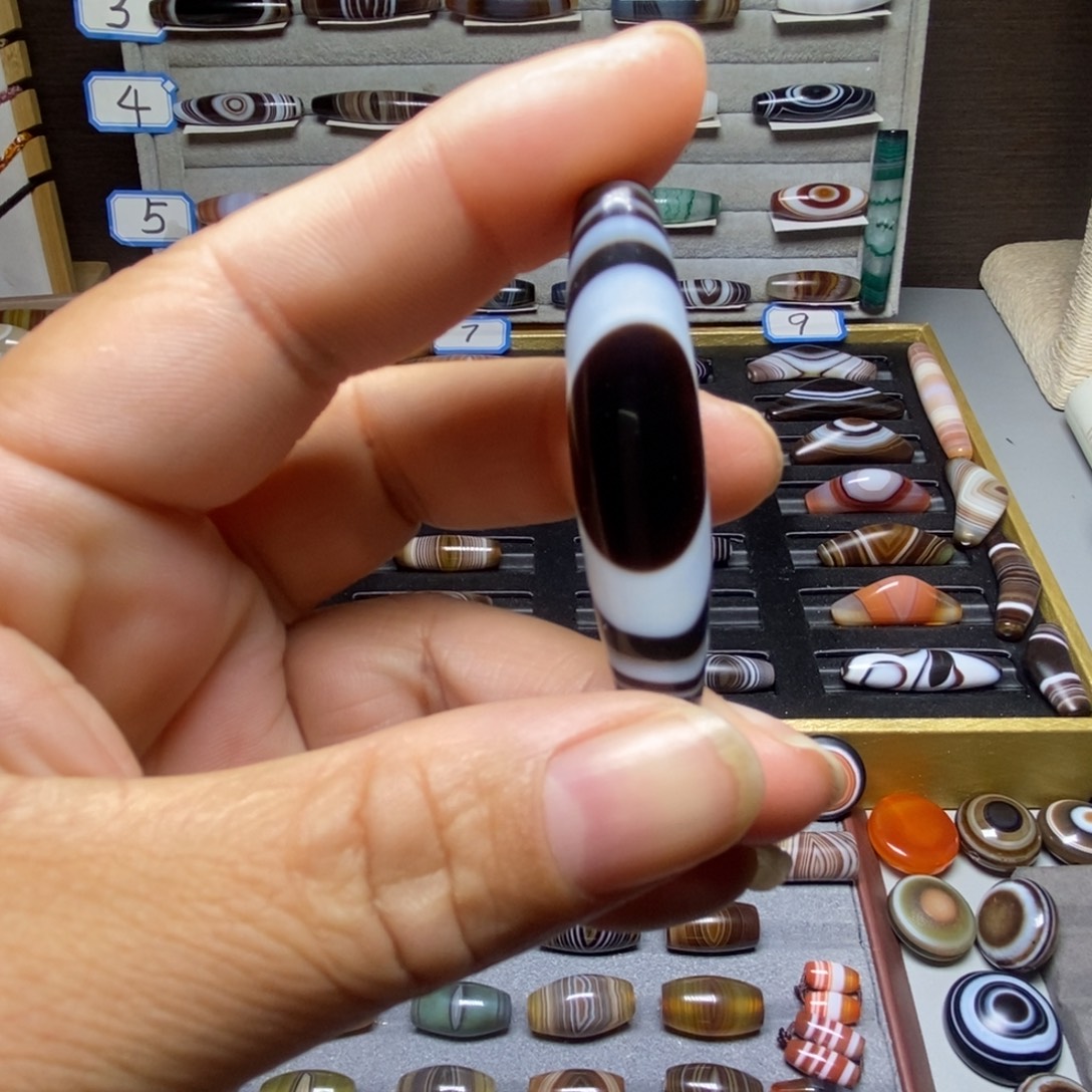 扎***哥玛瑙/玉髓合金珠宝半成品