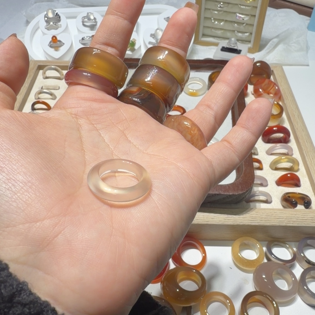 晓****玛瑙/玉髓未镶嵌戒指