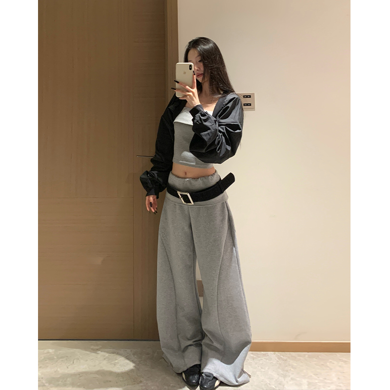 Two Million/辣妹条纹抹胸背心+微喇休闲裤+弧形开衫外套三件套