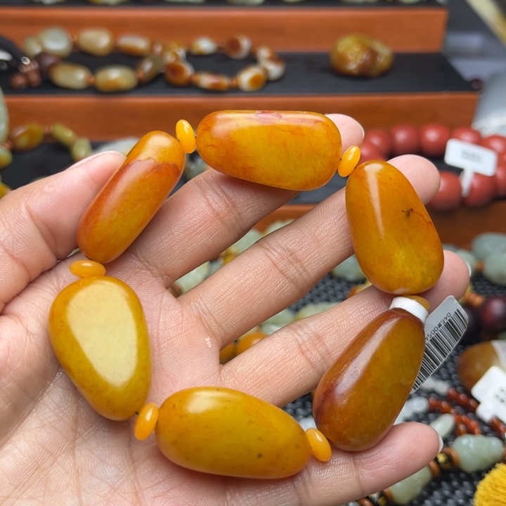 和田玉颈饰未镶嵌满**溜