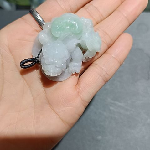 翡翠颈饰未镶嵌吊坠