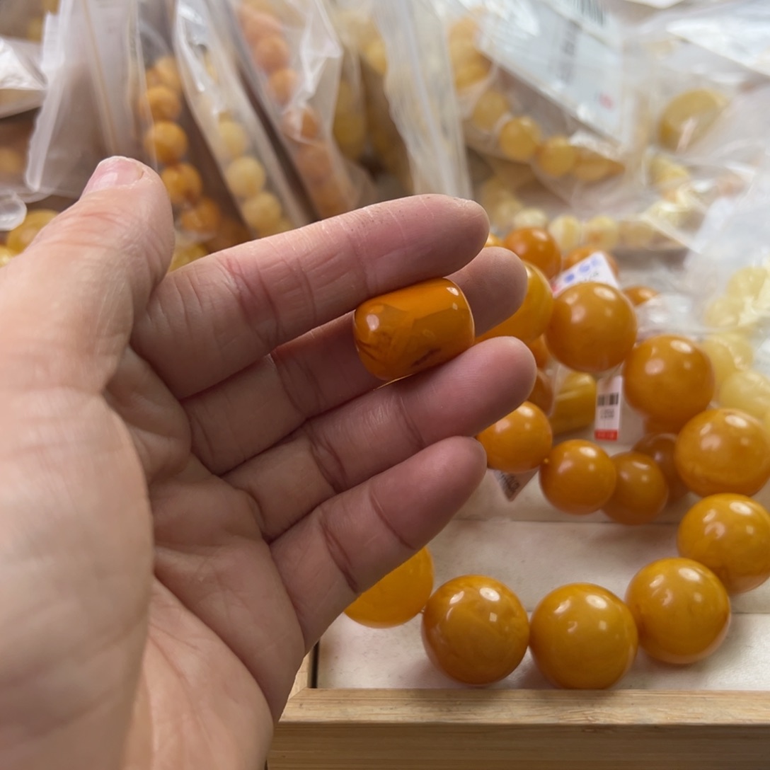 琥珀珠宝奇石未镶嵌