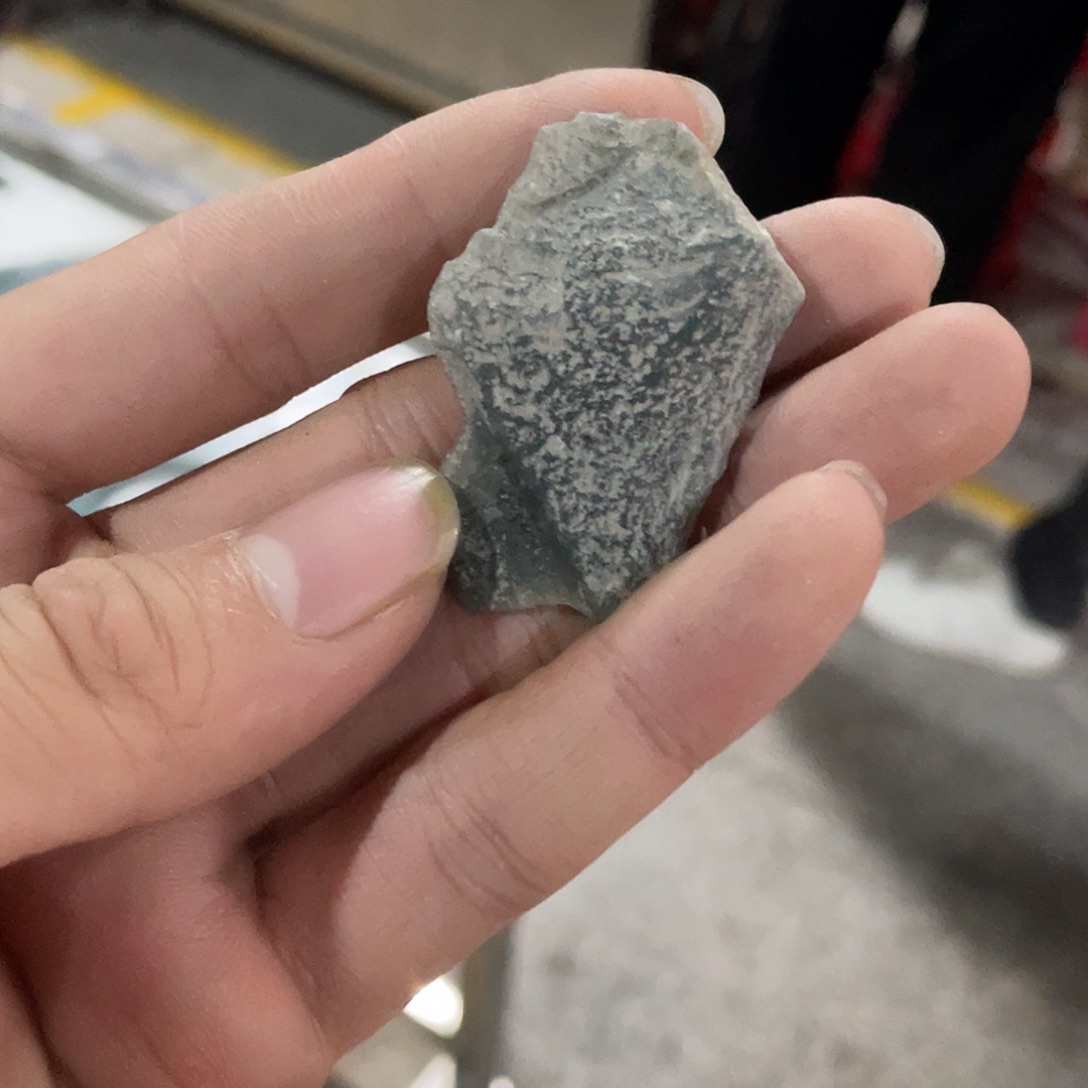 受***华翡翠未镶嵌颈饰翡翠