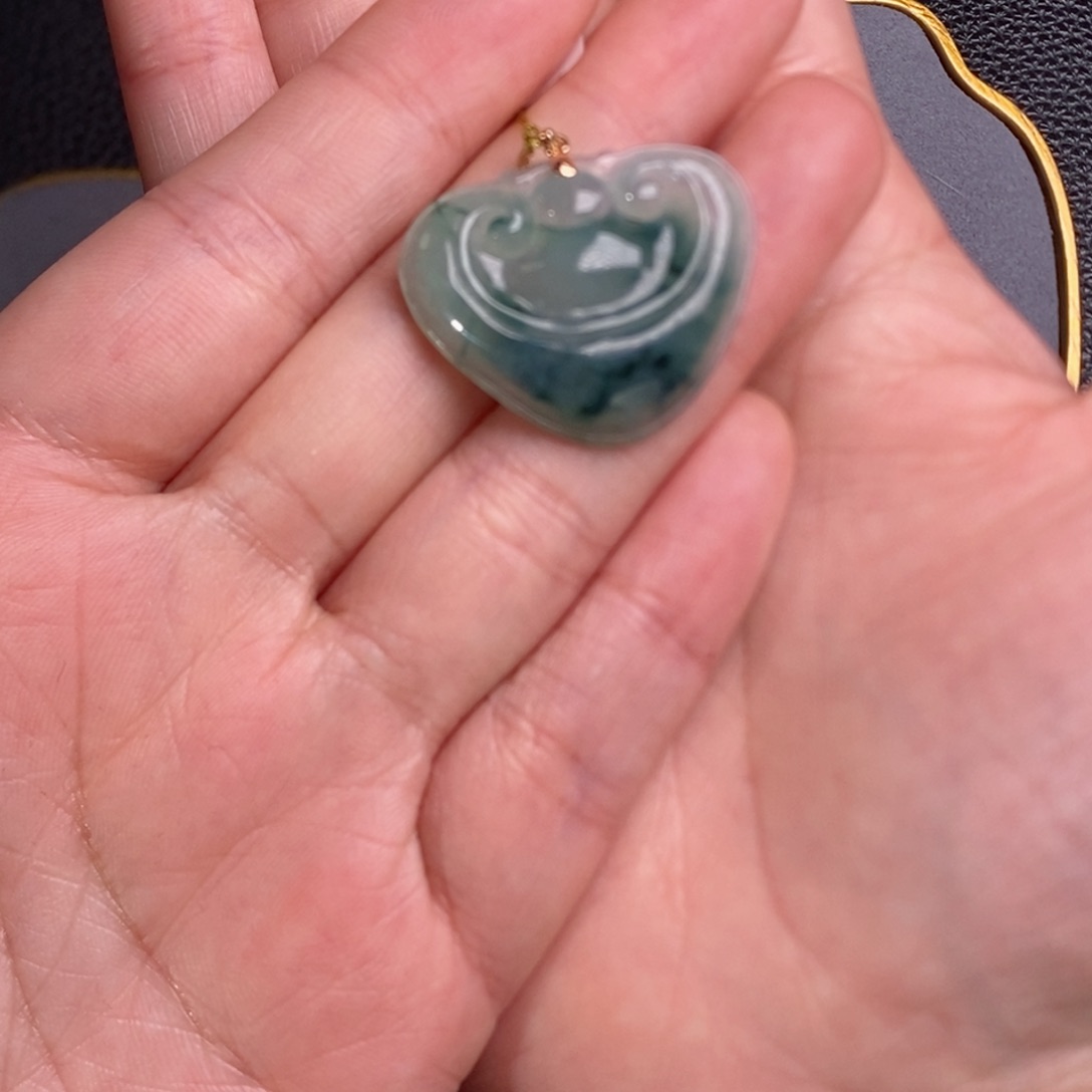 翡翠颈饰18K金镶嵌如意