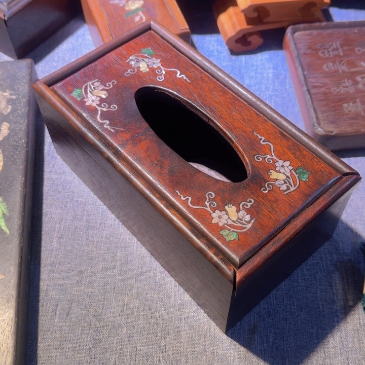 贡木抽纸盒的的的的