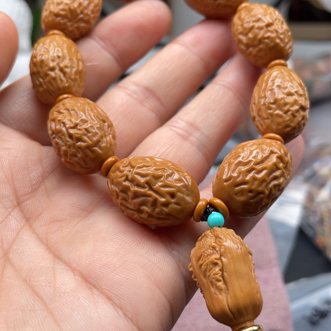 橄榄核吊坠猴头蛇尾