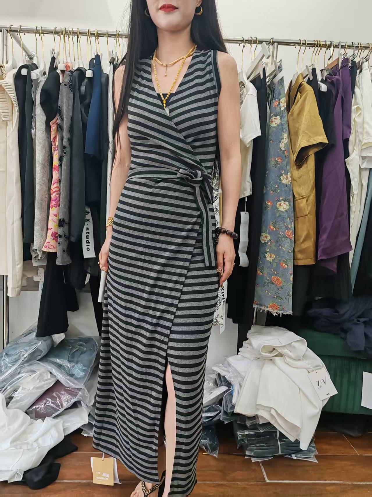 2025新款条纹连衣裙