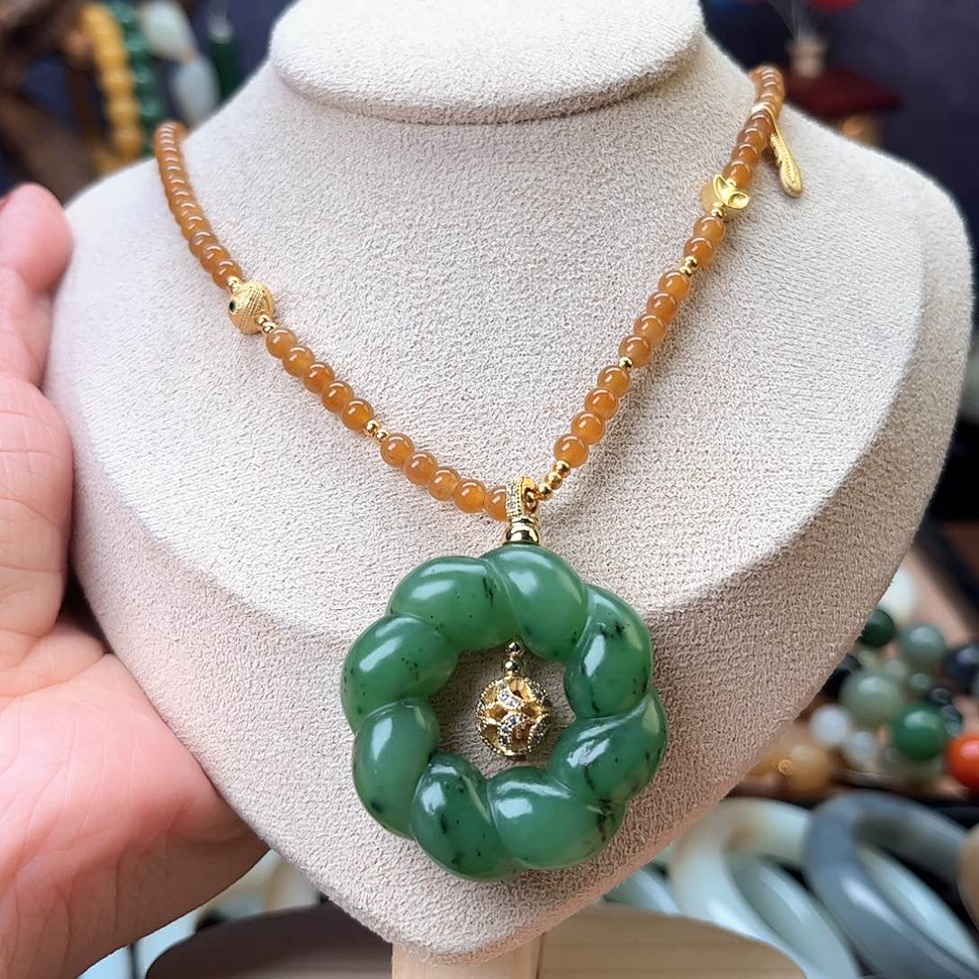 颈饰未镶嵌和田玉