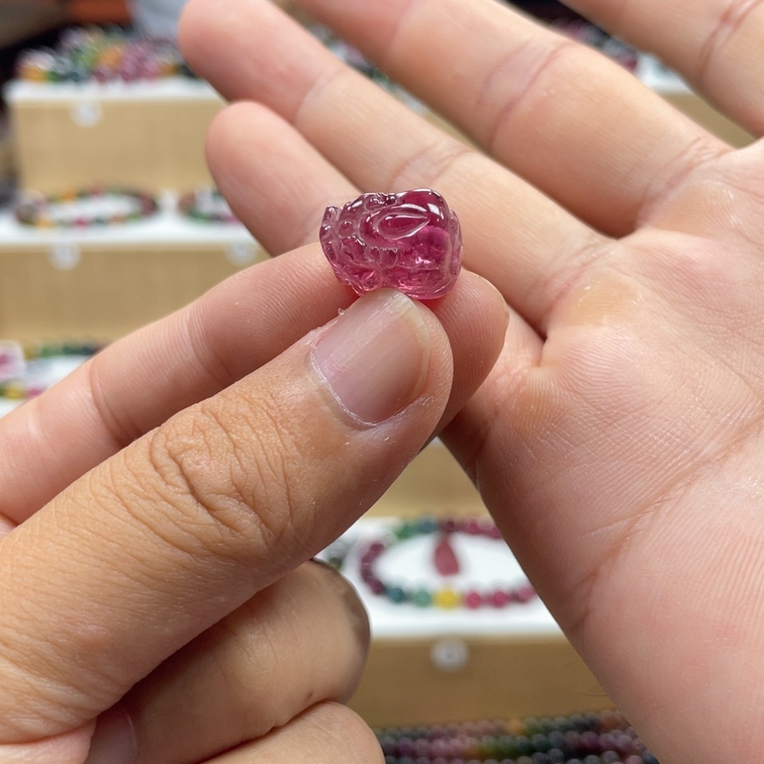 D***健雕刻件未镶嵌碧玺3.24克貔貅