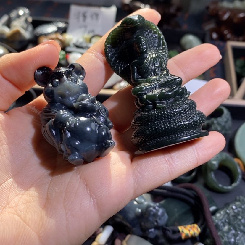 【闪购商品】未镶嵌和田玉把件瘦***王