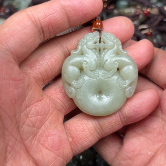 和田玉吊坠未镶嵌