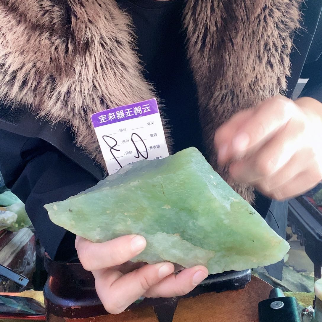 蛇纹石玉未镶嵌珠宝奇石