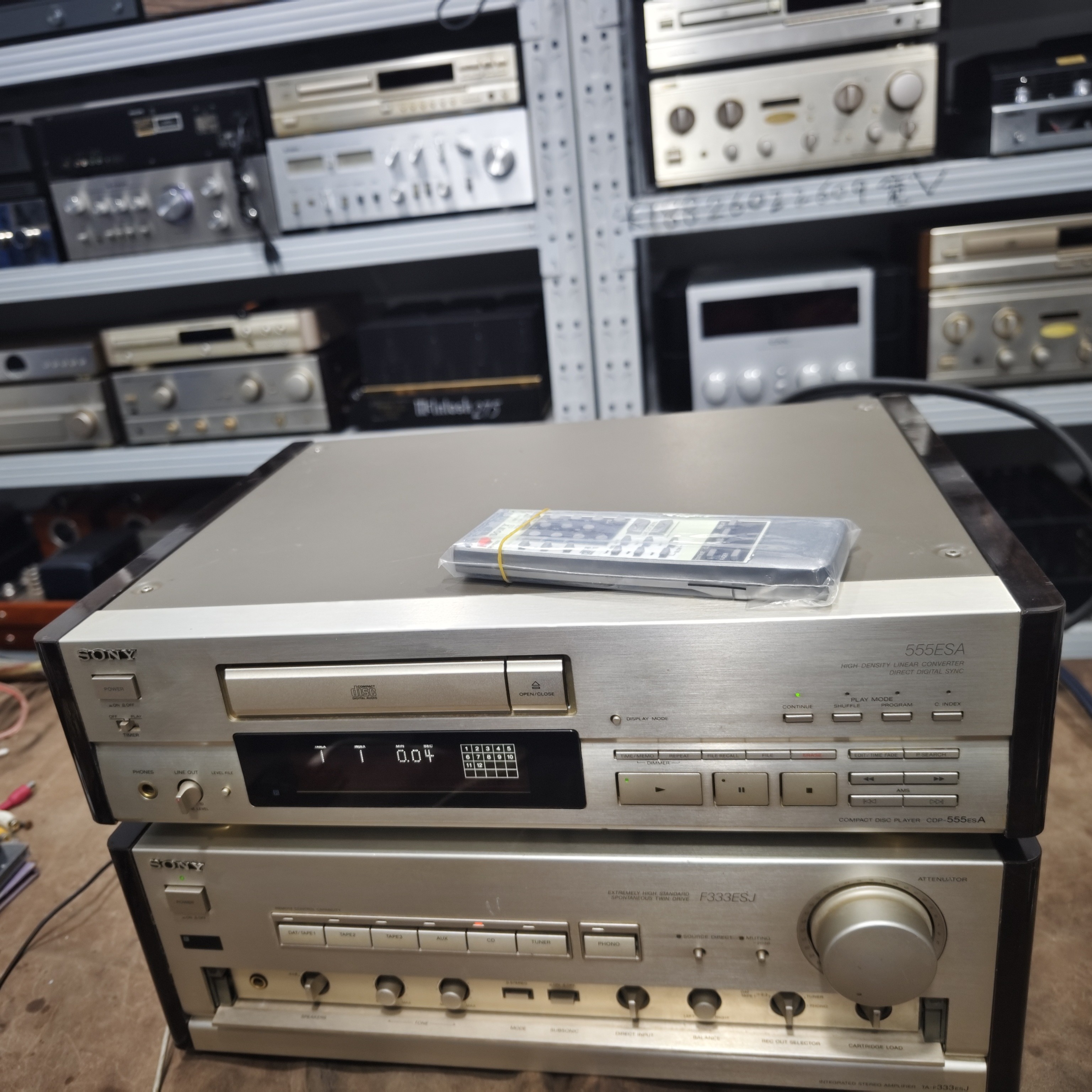 8新  二手索尼CD机555ESA正常100V不包邮不支持退换货