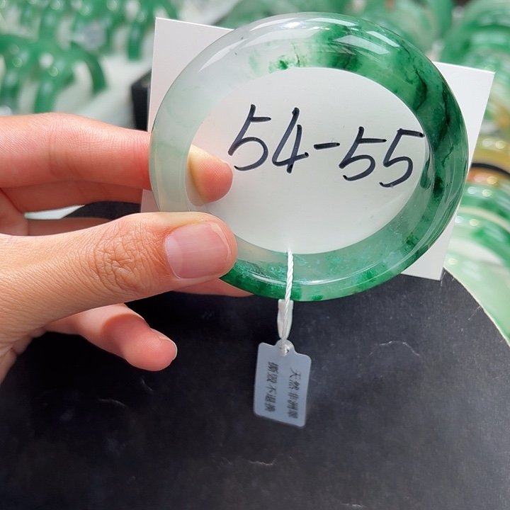 未镶嵌手镯石英质玉（非洲翠）