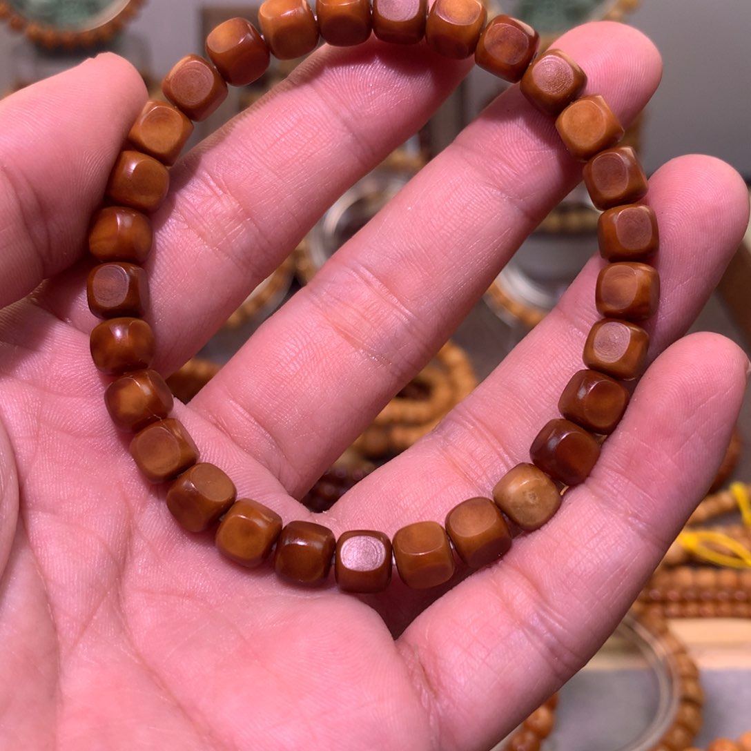 星月菩提吊坠董*哆8×7方糖藏红玉化单圈