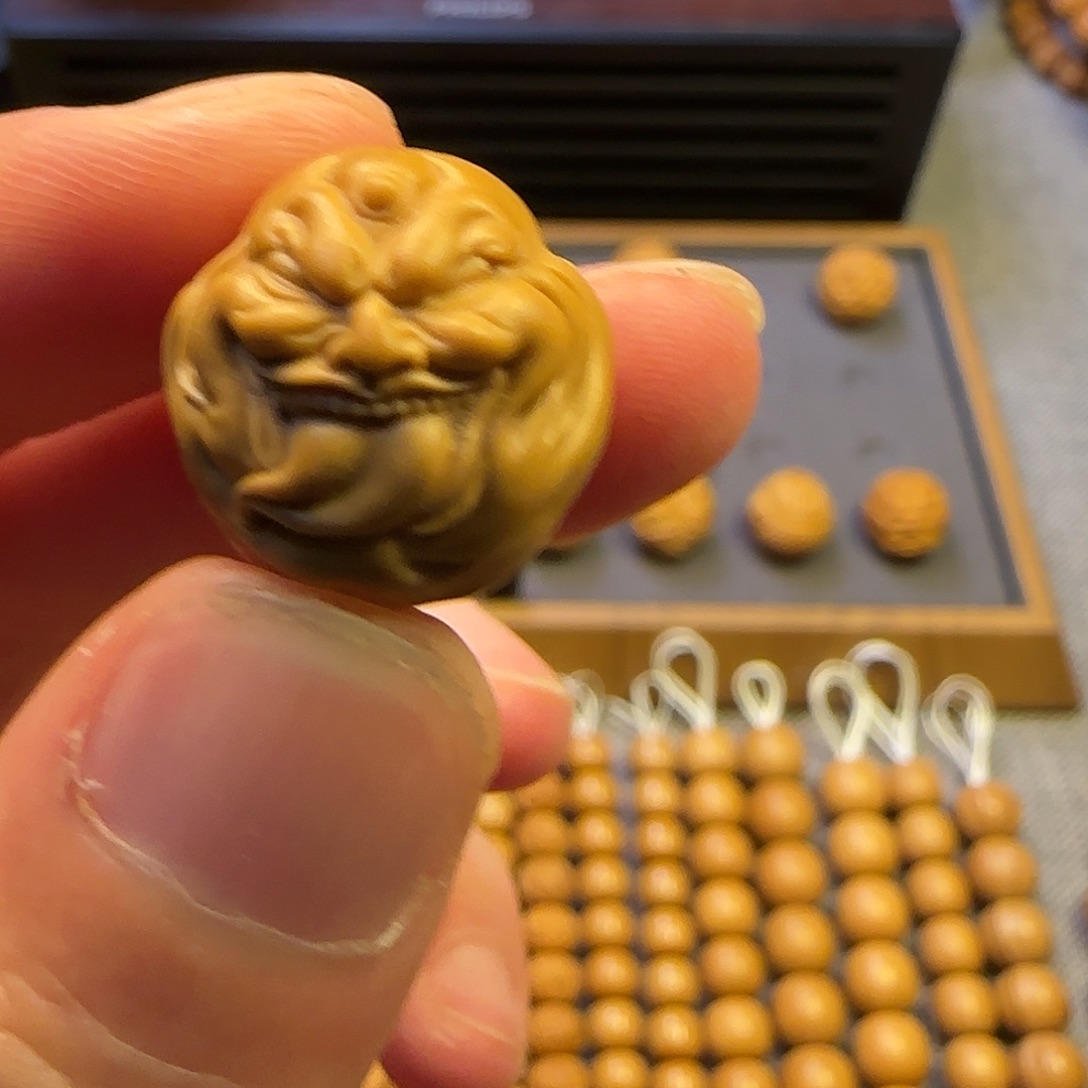 吊坠猴头核桃舔僧