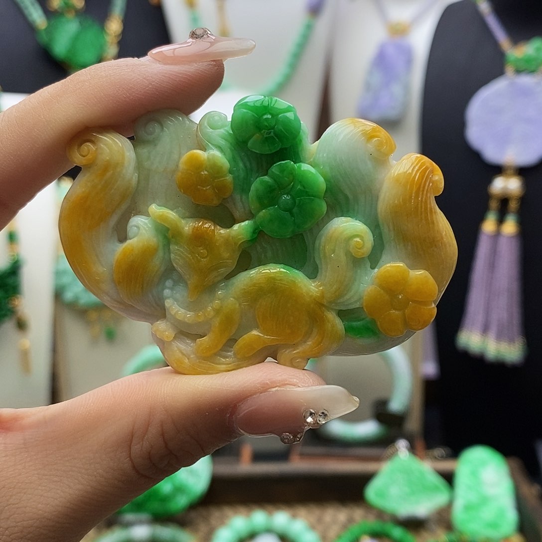 翡翠颈饰未镶嵌天然