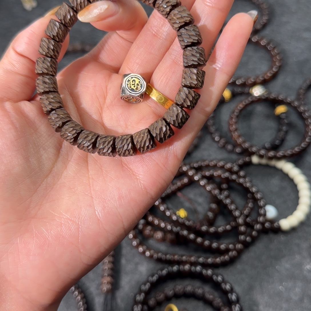 L***_吊坠椰蒂11111111111