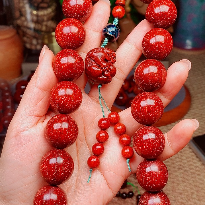 檀香紫檀（小叶紫檀）桃2.0红手持