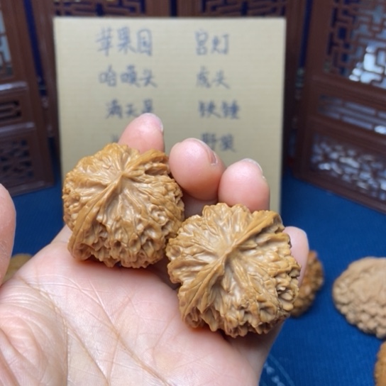 文玩核桃把件苹果园39