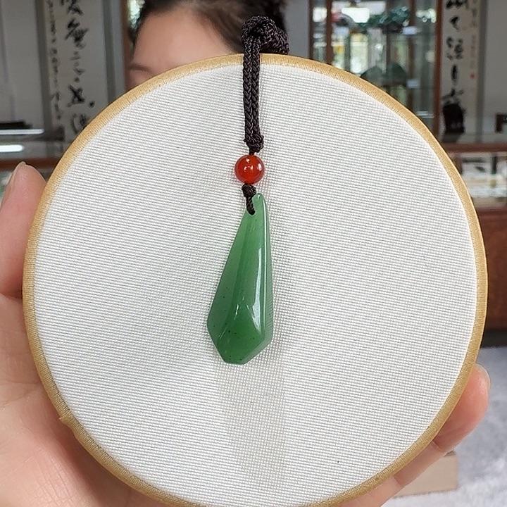 密玉（石英质玉）未镶嵌颈饰