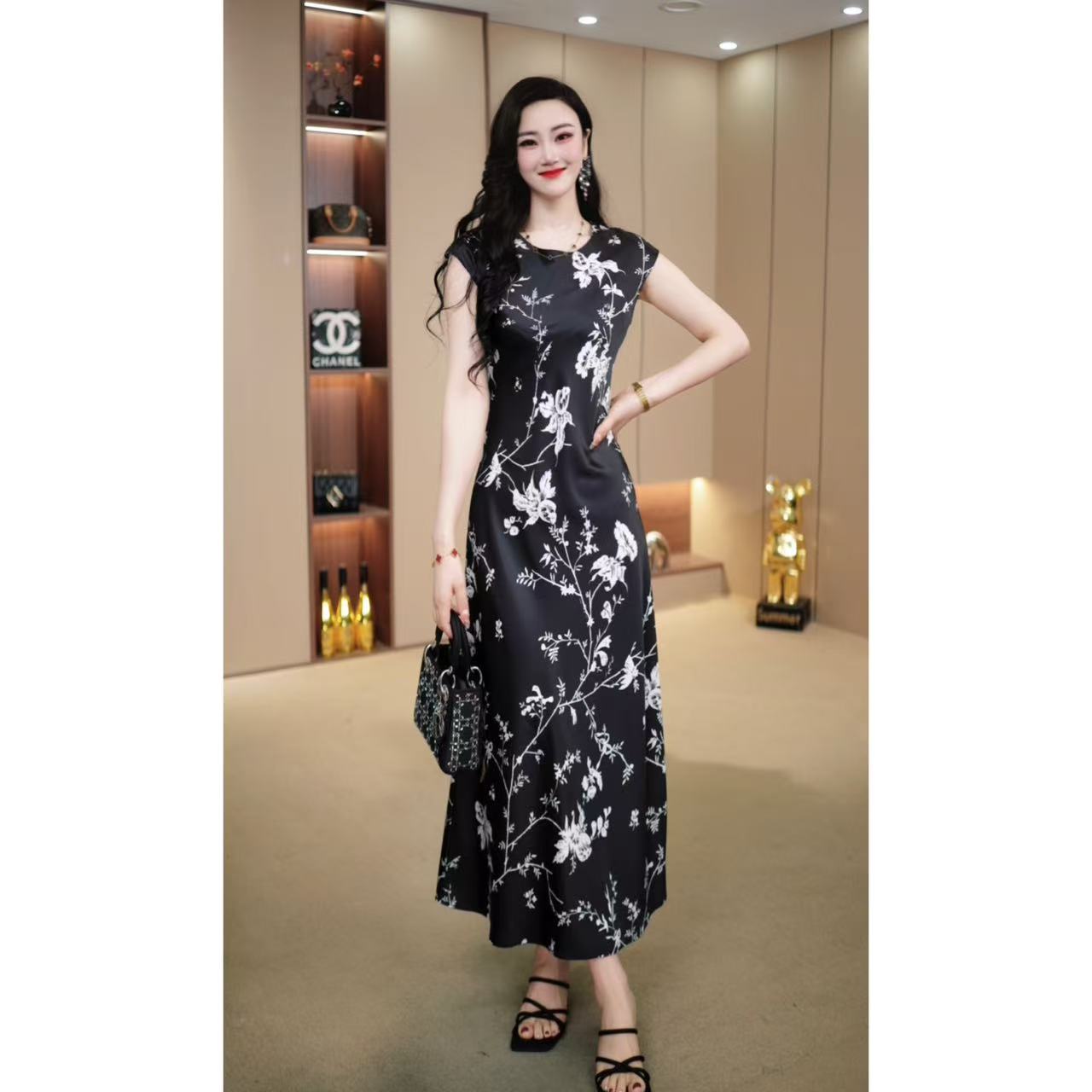 高端连衣裙女夏季新款时尚圆领印花显气质长款瘦连衣裙